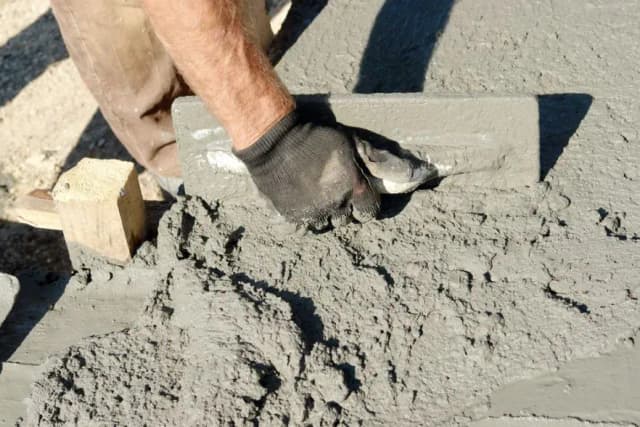 Jak się robi cement? Kroki produkcji, surowce i wpływ na środowisko Jak się robi cement? Kroki produkcji, surowce i wpływ na środowisko