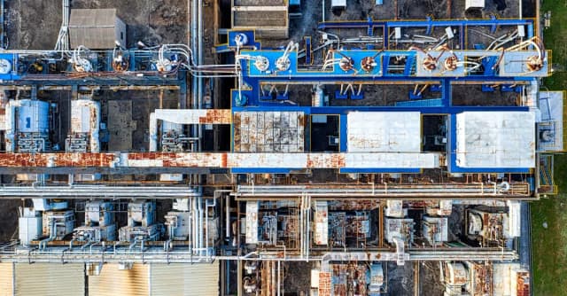 Jak wybrać odpowiedni materiał na dach – blacha trapezowa T14 vs T10 Jak wybrać odpowiedni materiał na dach – blacha trapezowa T14 vs T10